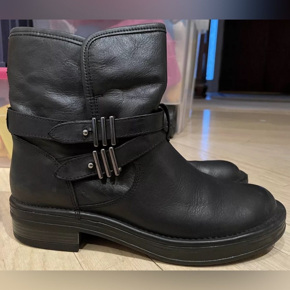 CHRISTIAN DI RICCIO black leather boots 40 9.5